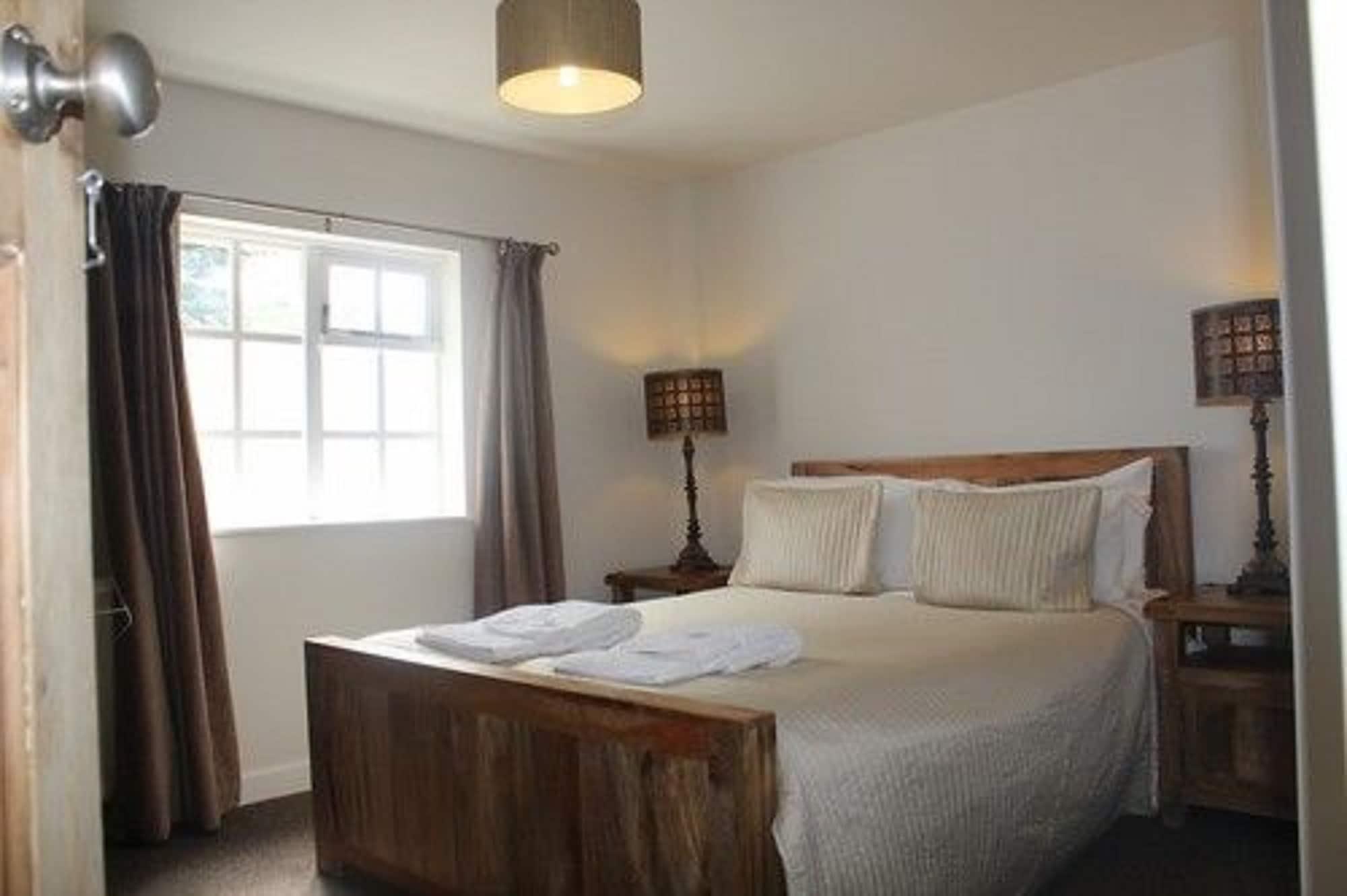 The Coach House Bed & Breakfast Winterbourne Екстериор снимка
