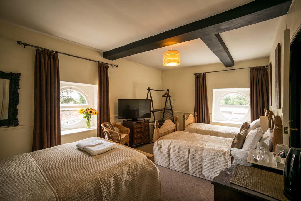 The Coach House Bed & Breakfast Winterbourne Екстериор снимка